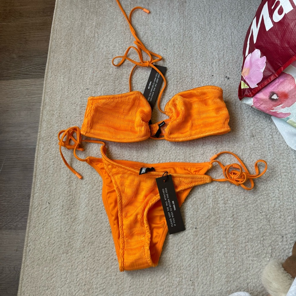 triangl swim set